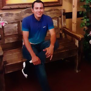 Meet your Posher, Efrain